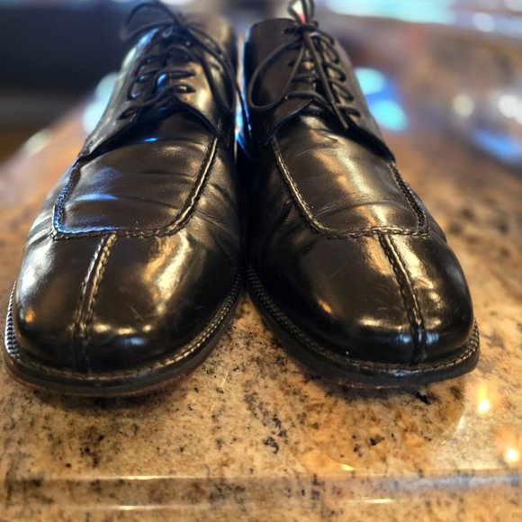 Cole Haan Classic Black Leather  Oxfords. - Picture 2 of 12